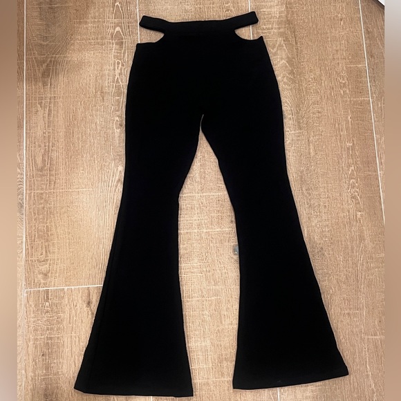 Adika High Waist Cut Out with Flared Bottom - Picture 4 of 4